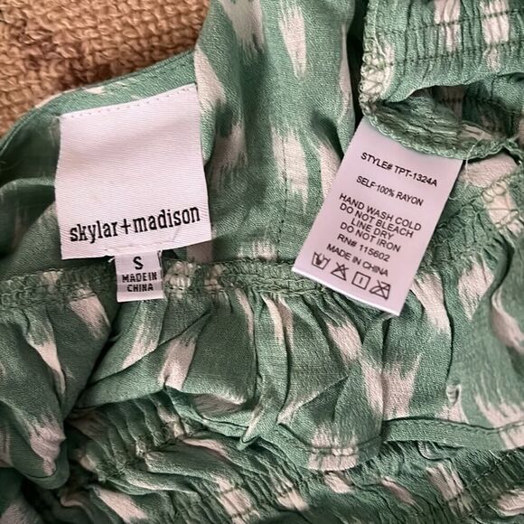 Skylar + Madison green / white crop top w ruffles NWOT S - Picture 6 of 8